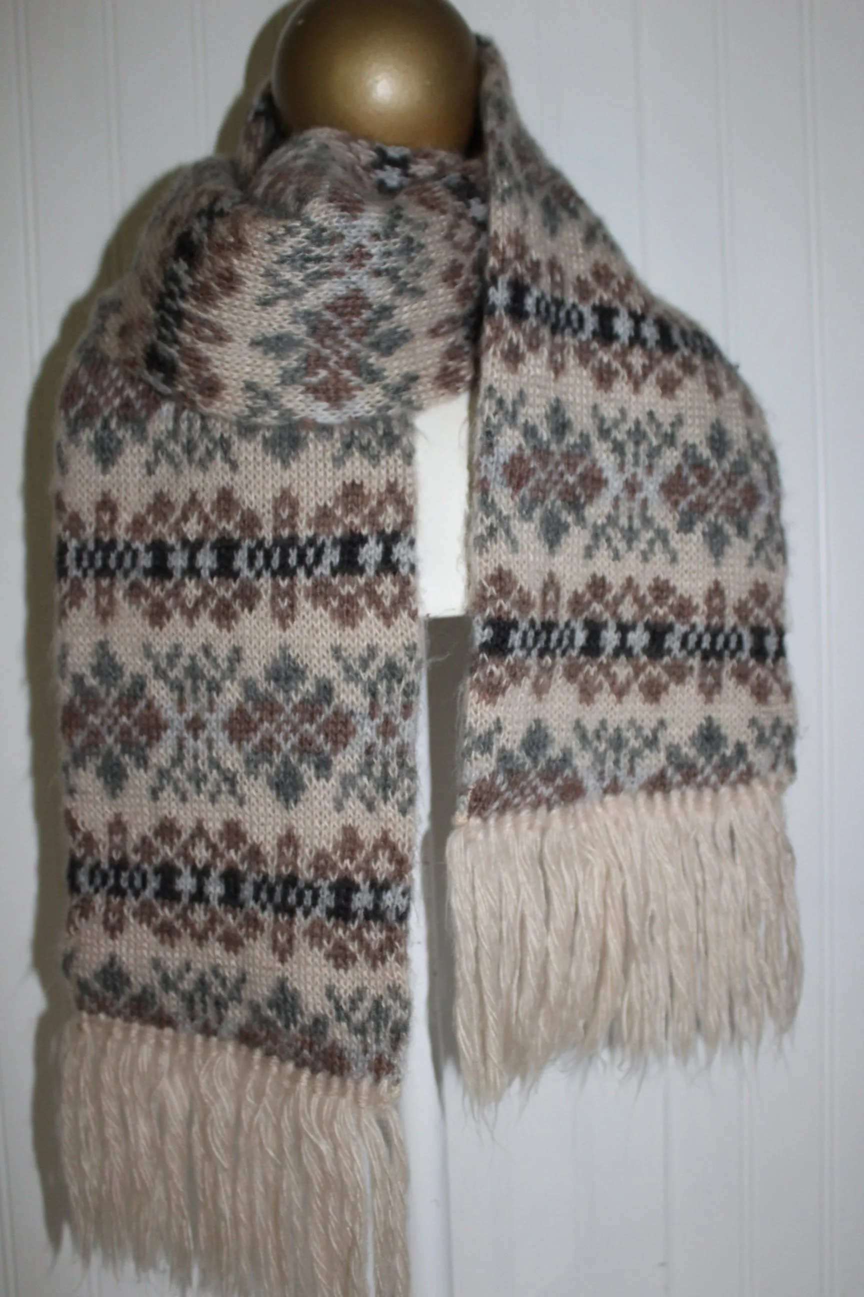 Aris Acrylic Sweater Knit Scarf Nordic Design Double Fabric 7" X 60" USA
